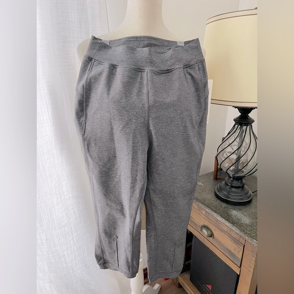 Lululemon rejuvenate crop - Picture 8 of 10